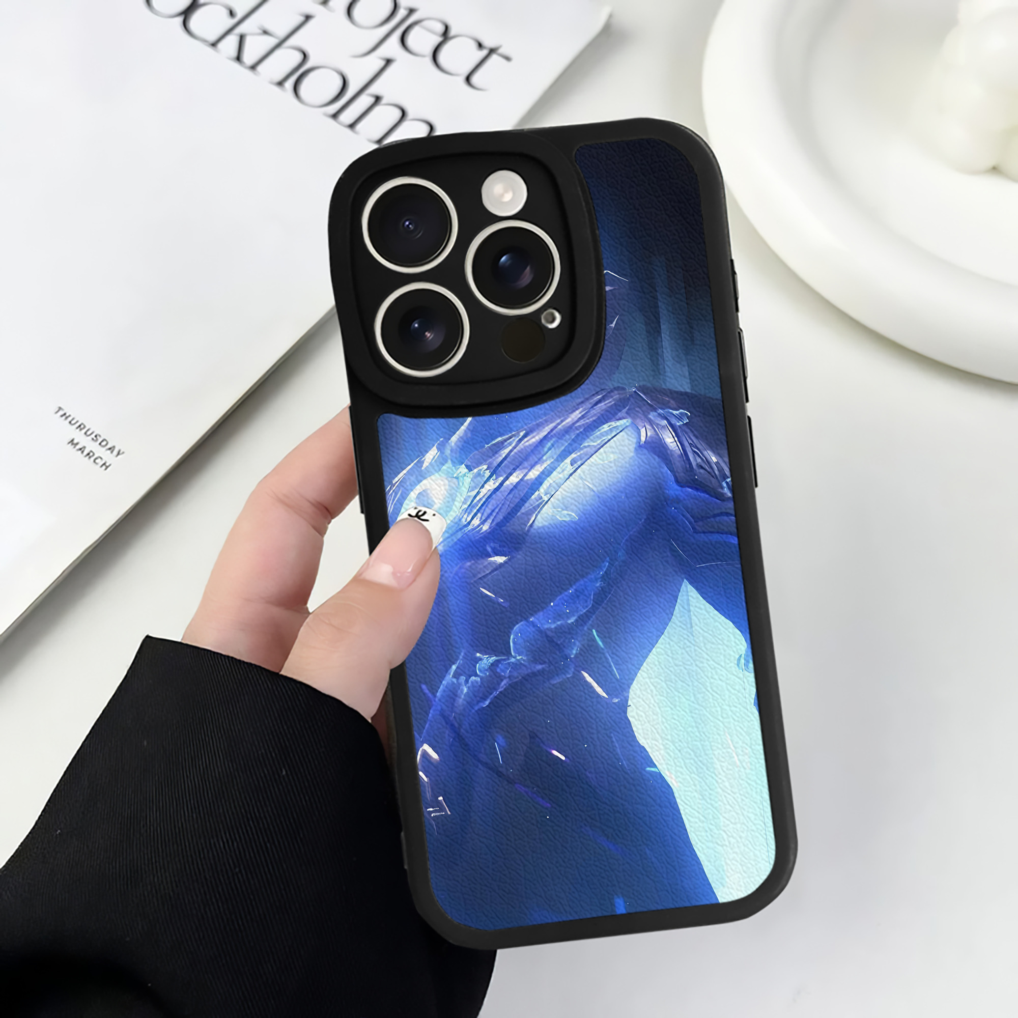 （画像用） ウルトラマン Ultraman 【iPhone 16シリーズ対応】シリコンスマホケース（レザー調） 材質：シリコン